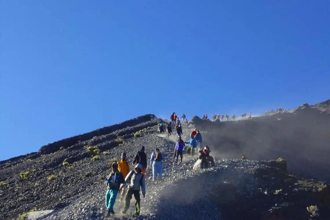 letter e rinjani menuju puncak