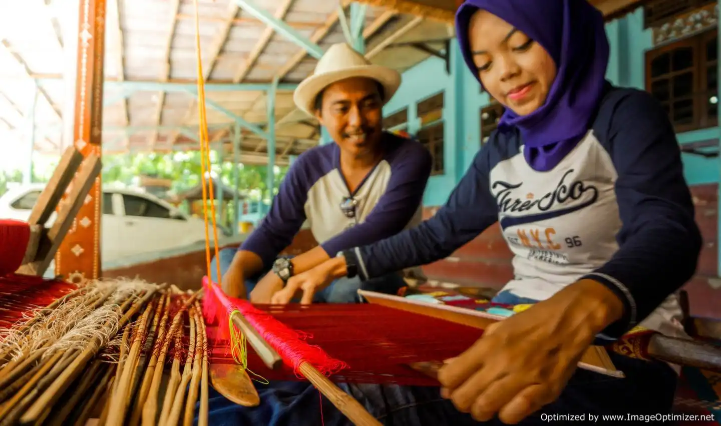 paket kursus tenun sasak lombok