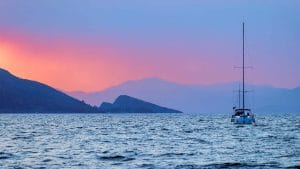 pelabuhan lombok dan sunset yang indah