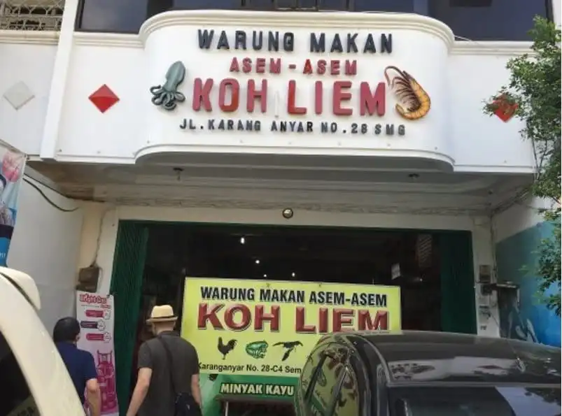 Ini Dia 4 Rekomendasi Wisata Kuliner di Semarang, Wajib Dikunjungi! 2 warung makan asem-asem koh liem