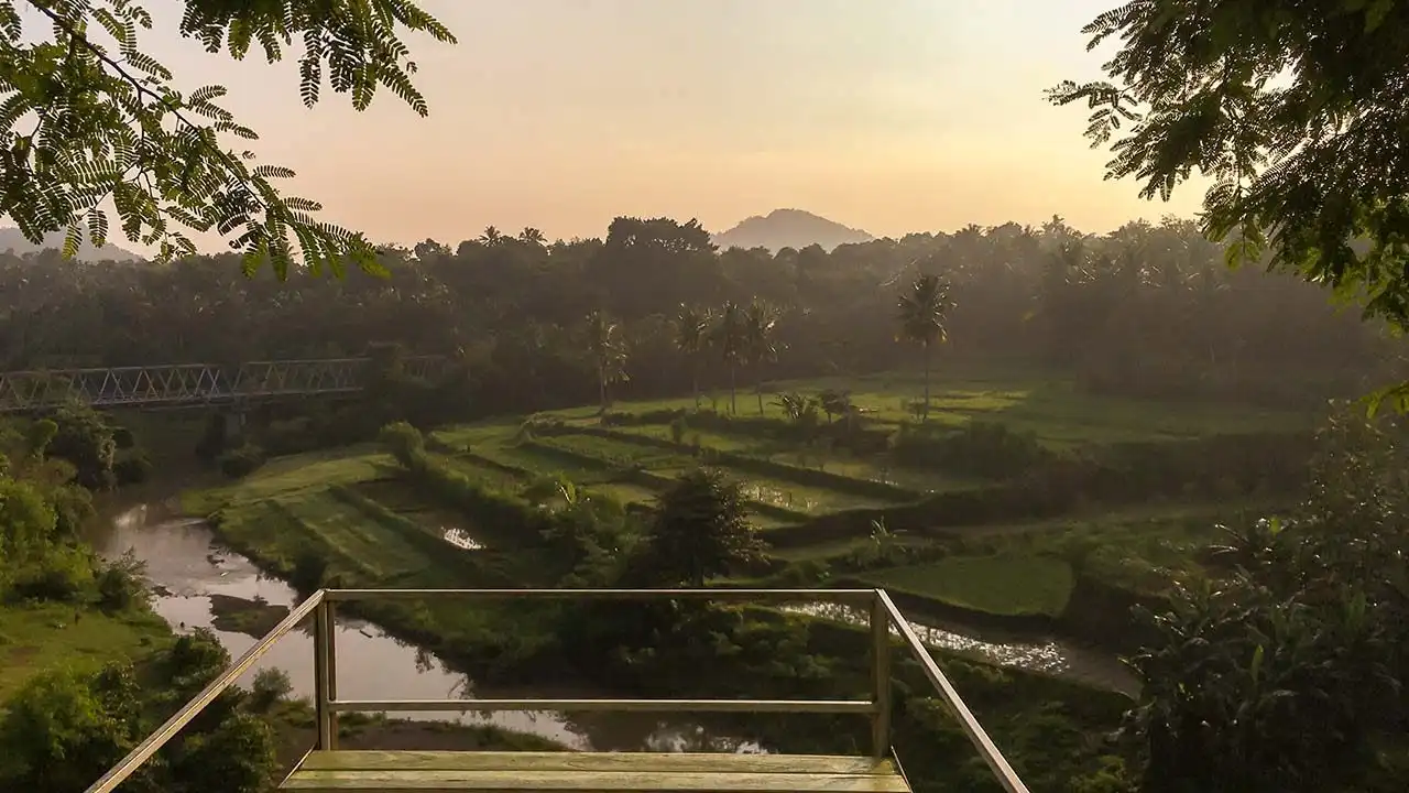 sunrise bukit batu palar banyu urip