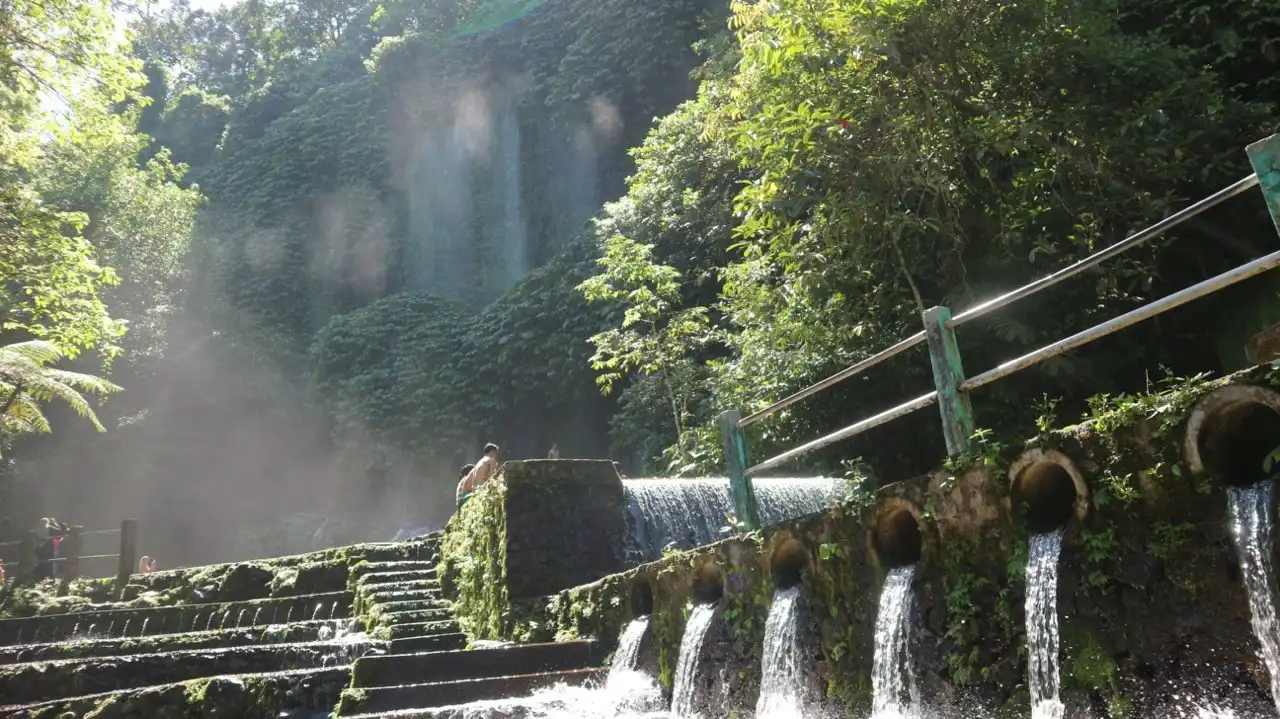 Benang Stokel & Benang Kelambu Waterfall Lombok 2 air terjun benang kelambu dan stokel lombok tengah