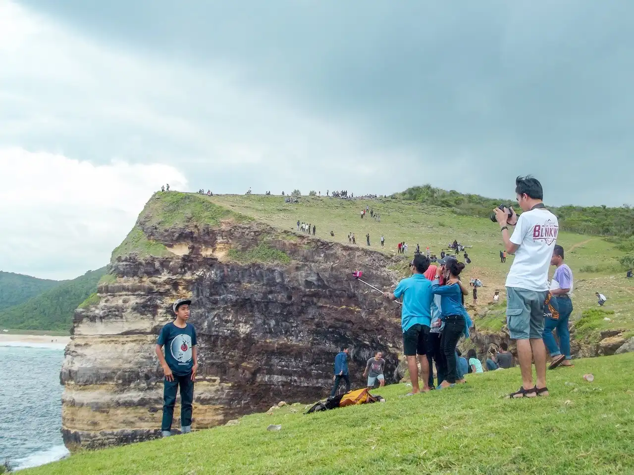 Mount Tunak Nature Recreation Park - Magical Gift For Mandalika 10 Selfie dan prewedding di gunung tunak