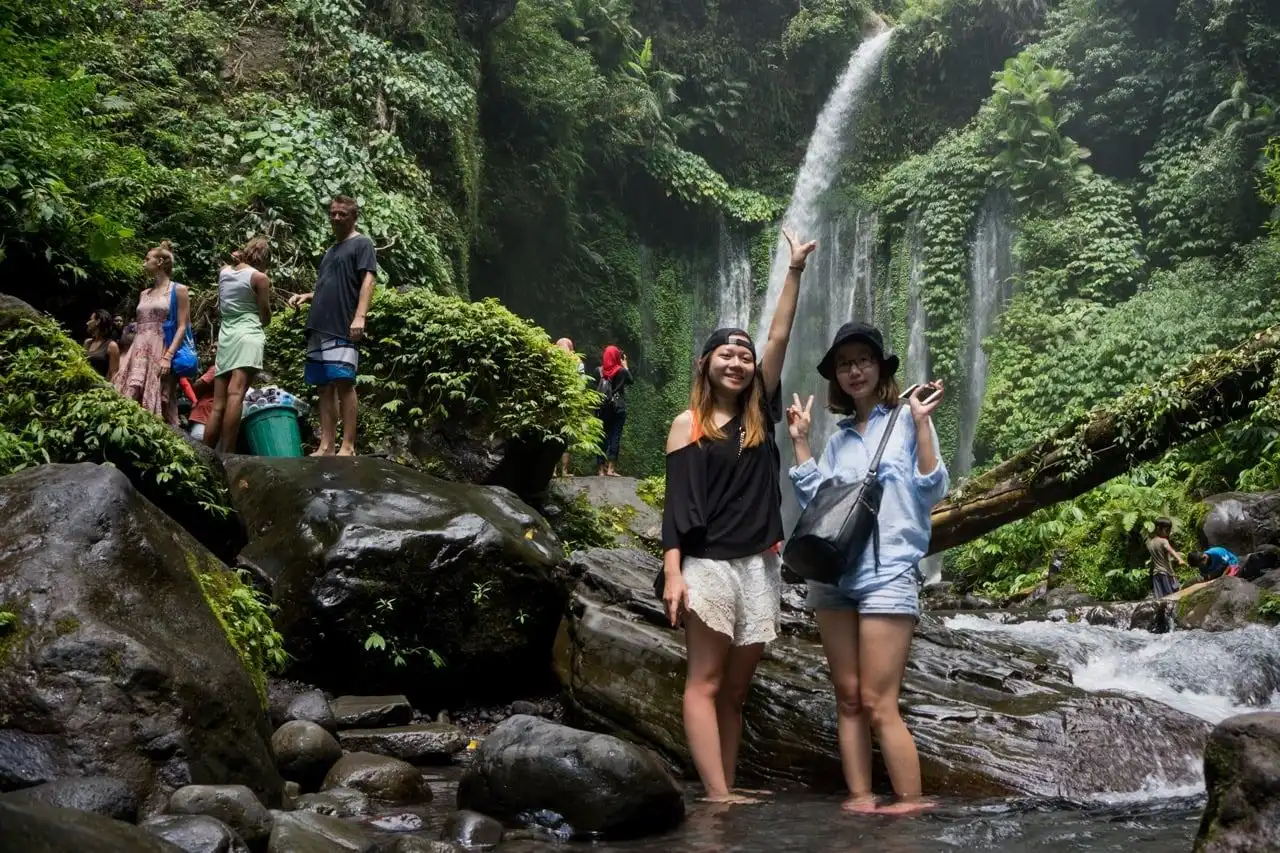 foto air terjun tiu kelep senaru