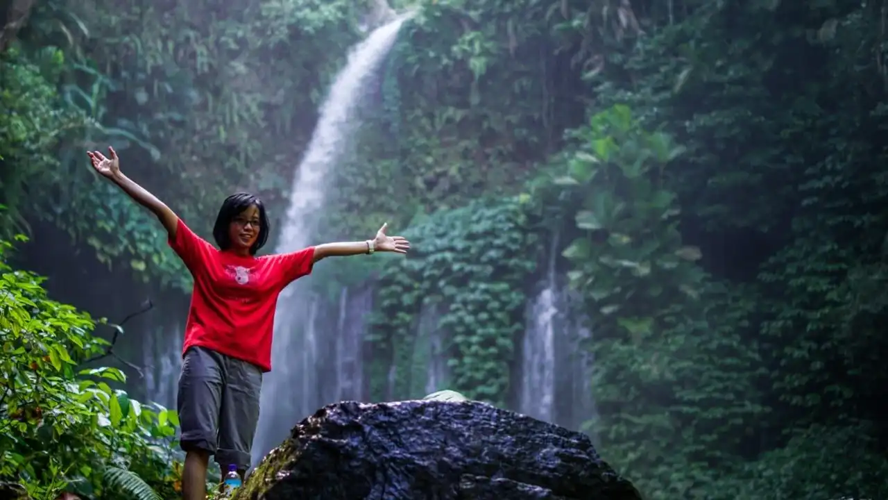 gambar air terjun tiu kelep senaru