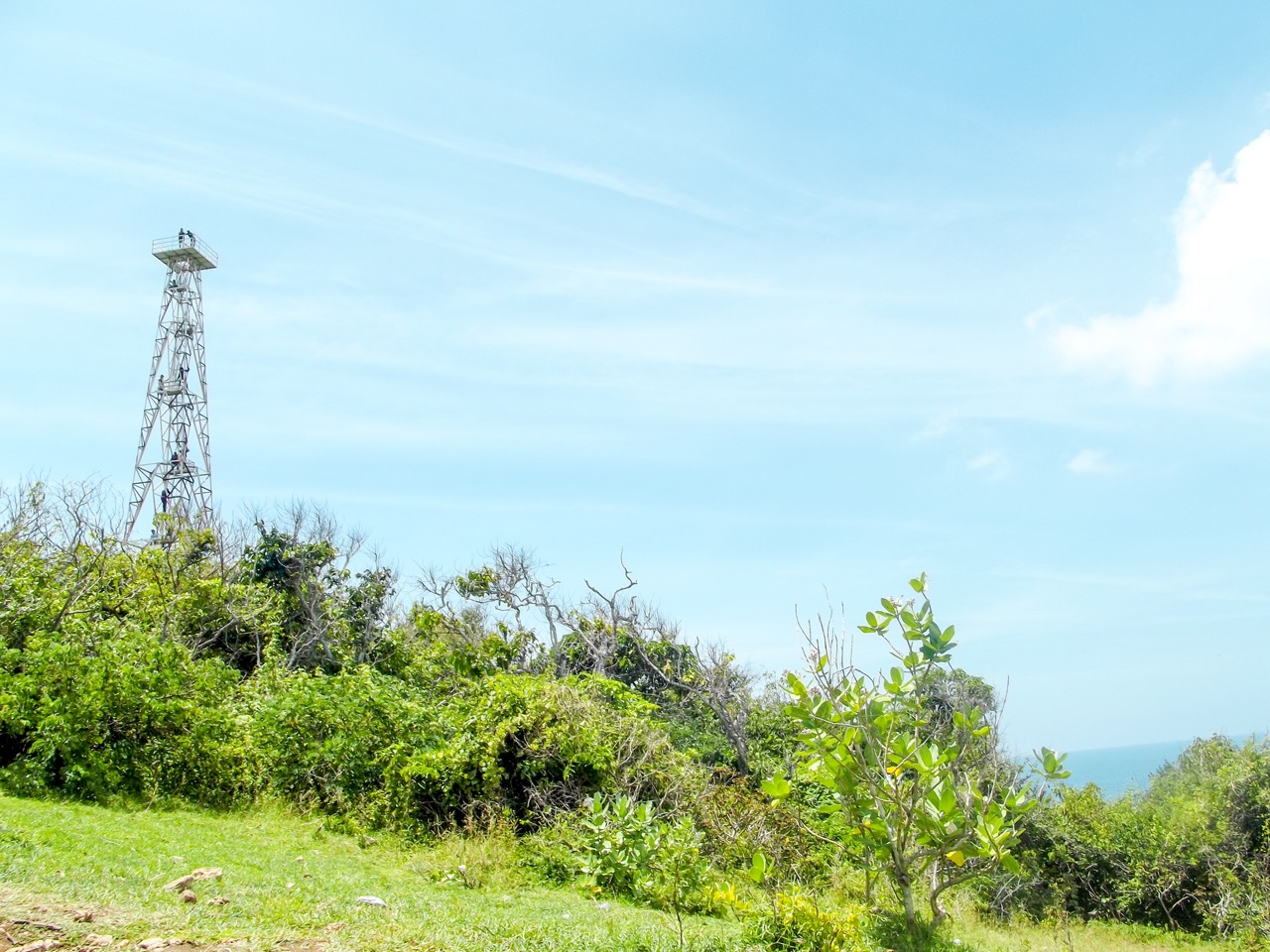 Taman Wisata Alam (TWA) Gunung Tunak Pusat Penangkaran Rusa Timor, Kupu-kupu, dan Burung Langka 6 tower menara pantau bukit tunak lombok tengah