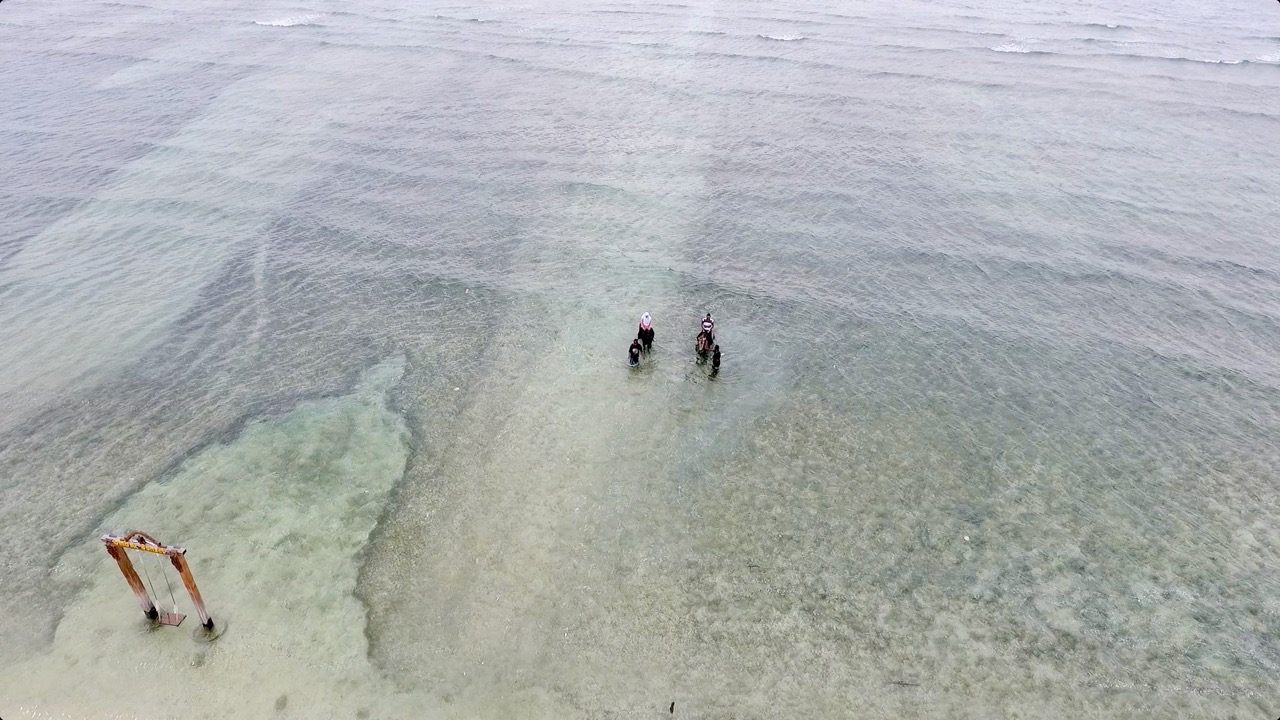 Traveling Guide to Gili Islands Indonesia ( Trawangan ) in 2025 29 berkuda di gili trawangan lombok indonesia