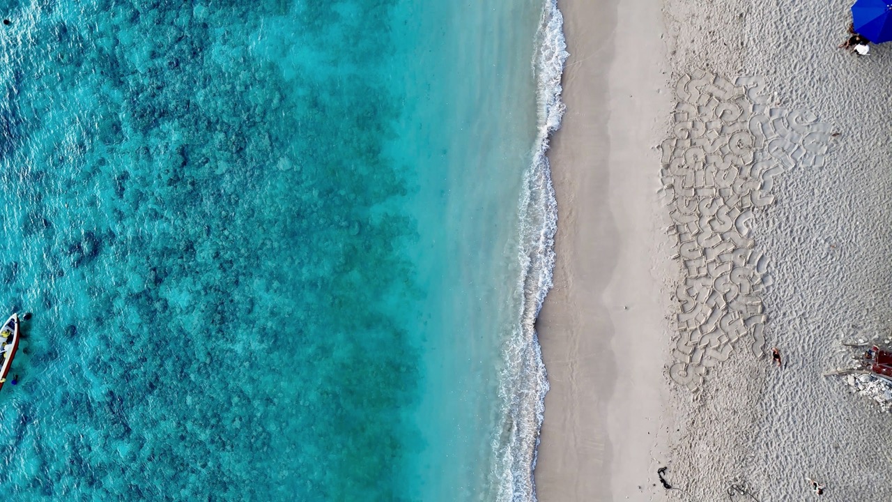 Traveling Guide to Gili Islands Indonesia ( Trawangan ) in 2025 66 pasir putih di pantai gili trawangan