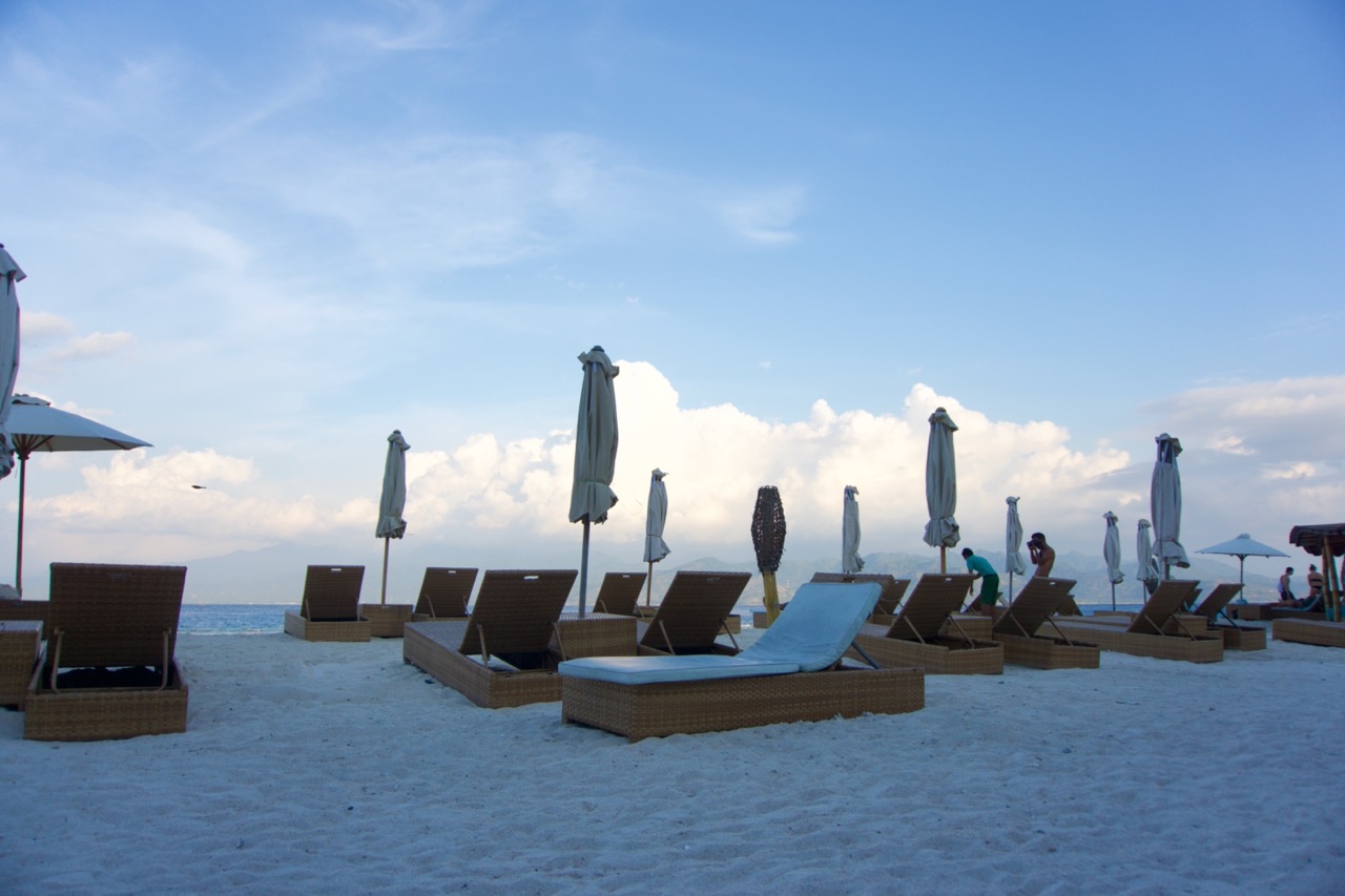 Traveling Guide to Gili Islands Indonesia ( Trawangan ) in 2025 34 sundeck gili trawangan