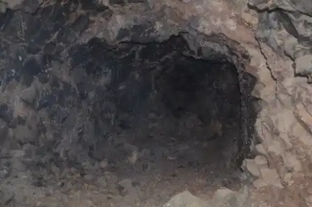 tampak dalam goa jepang 2 gili trawangan