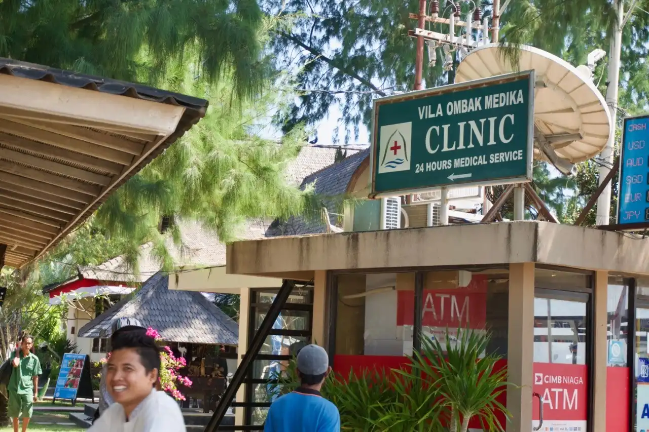 vila ombak medika clinic gili trawangan