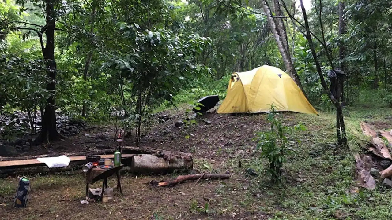 Camping Ground Koloh Berora - Healing Syahdu Gak Perlu Jauh-jauh 2 tenda camping lombok estetik
