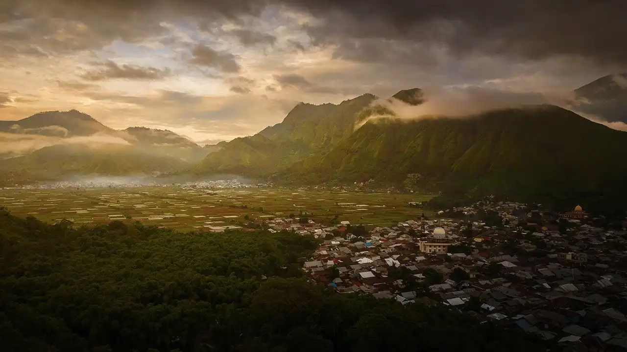 gambar sunrise dari bukit selong sembalun