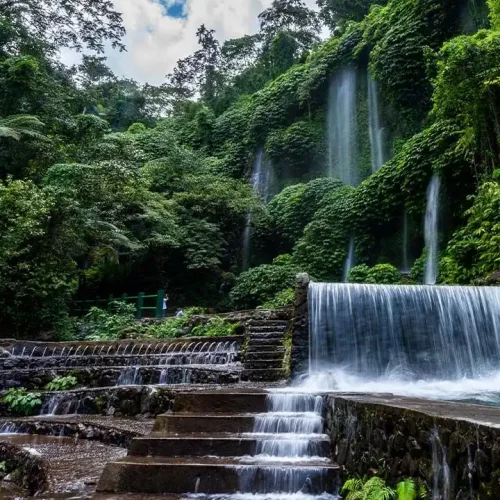 air terjun benang kelambu waterfall lombok foto