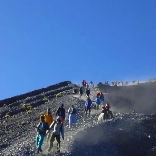 letter e rinjani menuju puncak